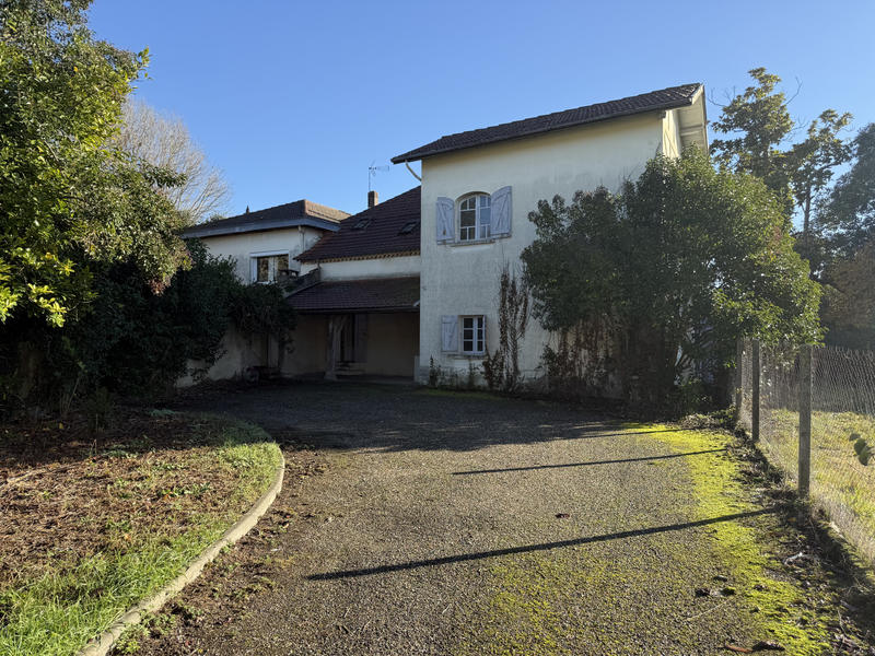 Maison de village - 165 m² - 11 pièces