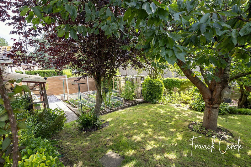 Maison - 198 m² - 8 pièces