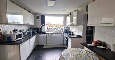 Maison - 140 m² - 6 pièces