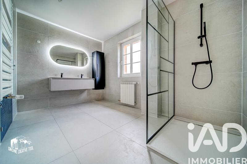Maison - 274 m² - 8 pièces