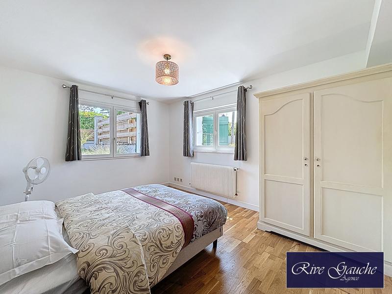 Maison - 267 m² - 7 pièces