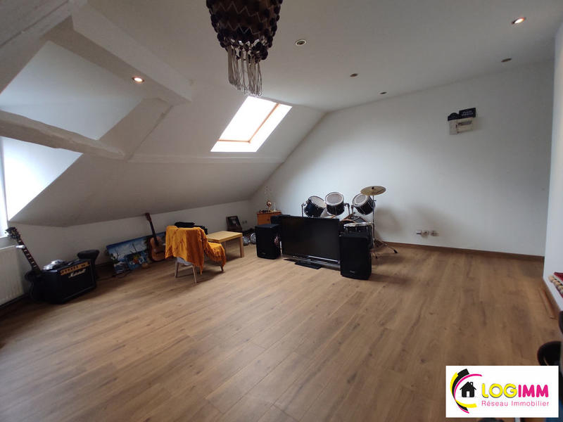 Maison - 205 m² - 7 pièces