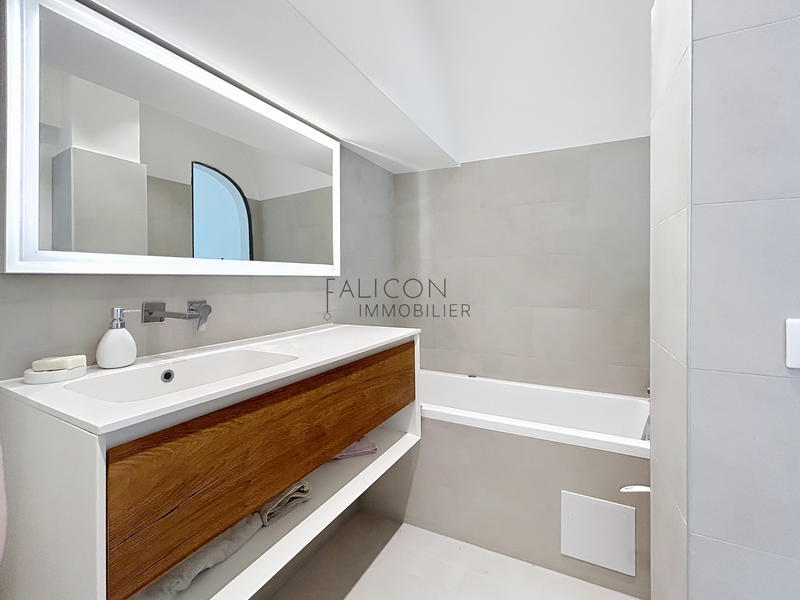 Appartement - 80 m² - 3 pièces