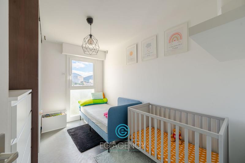 Appartement - 82 m² - 4 pièces