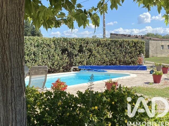 Maison - 238 m² - 7 pièces