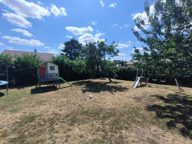 Maison - 200 m² - 8 pièces