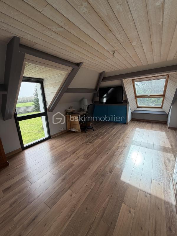 Maison - 270 m² - 10 pièces