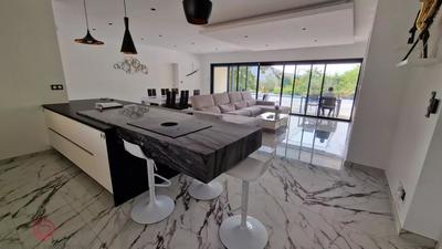 Villa - 150 m² - 6 pièces