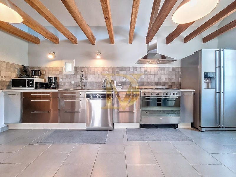 Maison ancienne - 402 m² - 11 pièces