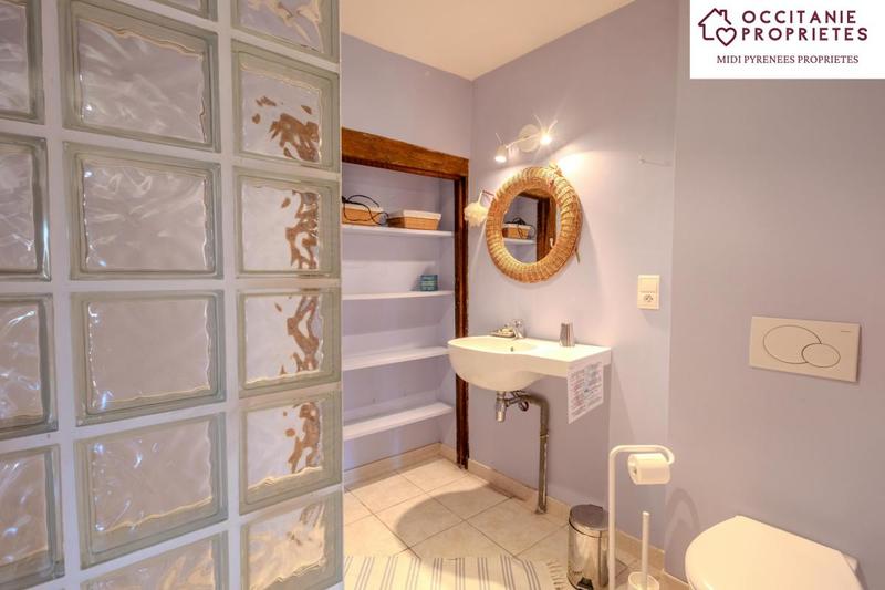 Corps de ferme - 700 m² - 17 pièces