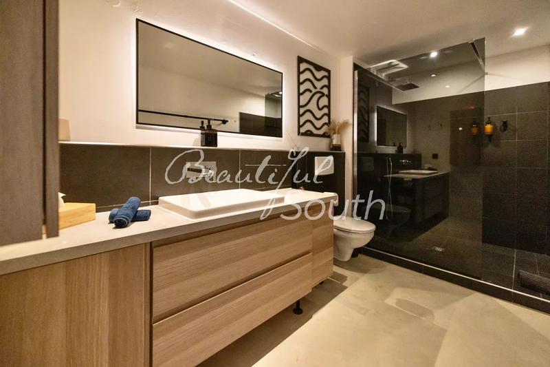 Mas - 403 m² - 8 pièces