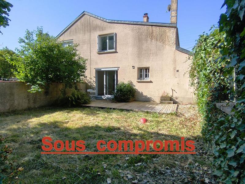 Maison - 90 m² - 5 pièces