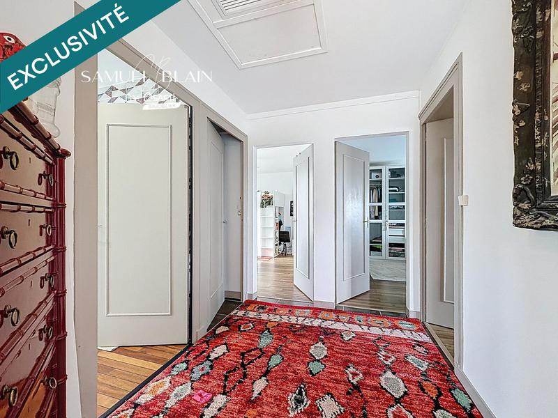 Maison - 240 m² - 10 pièces