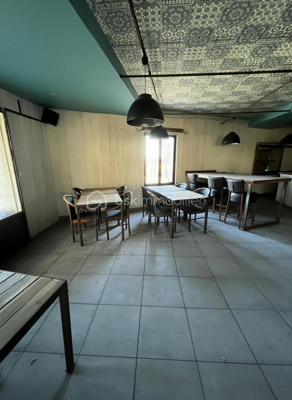 Local commercial - 129 m² - 4 pièces