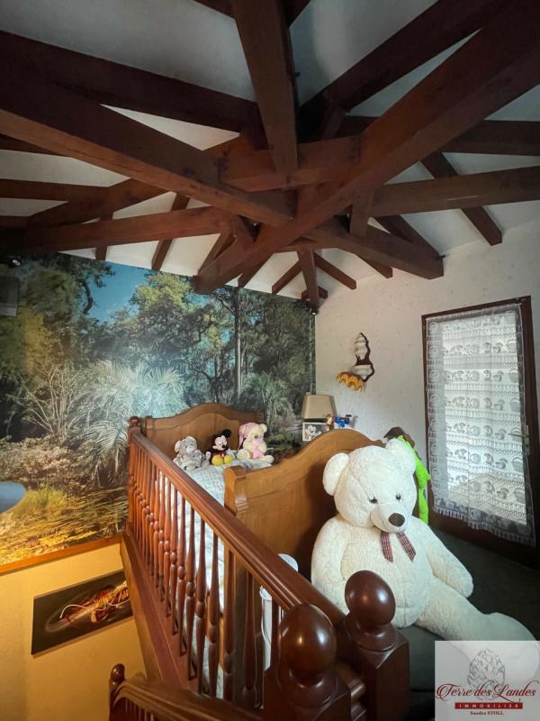 Maison - 180 m² - 8 pièces