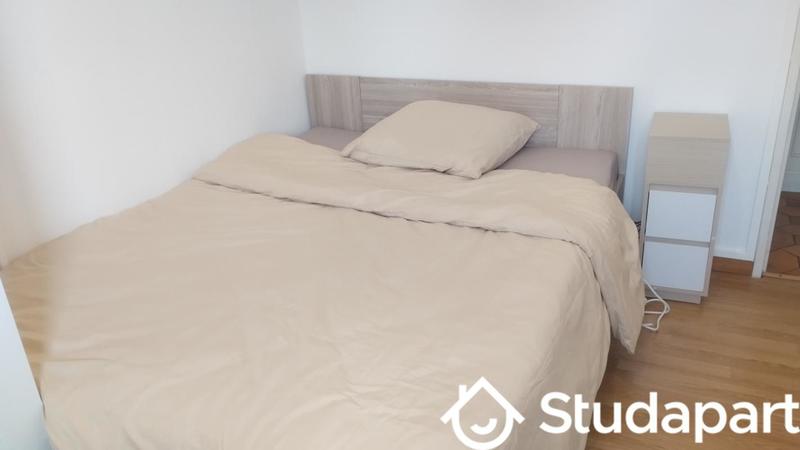 Chambre - 9 m² - 1 pièce