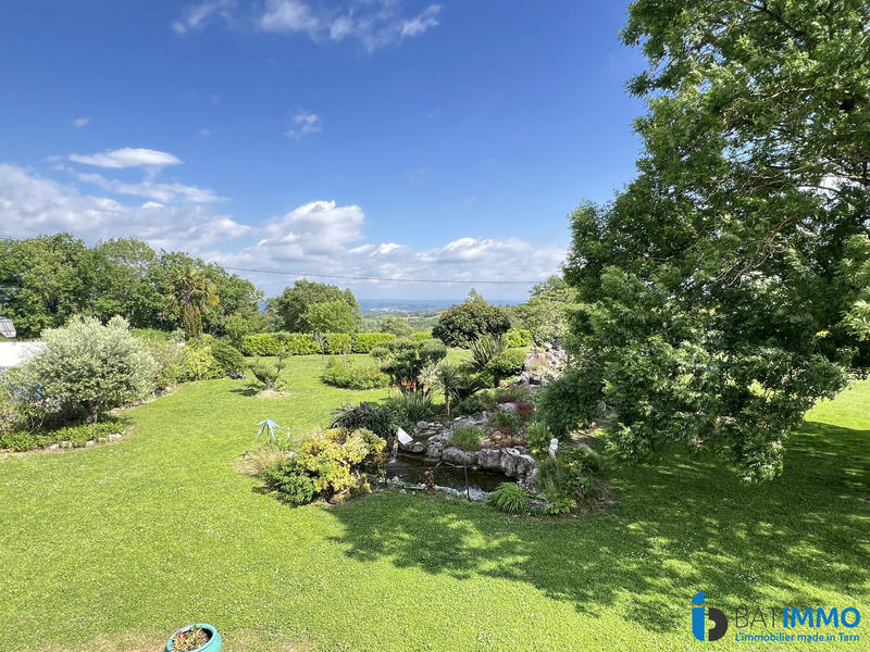 Maison - 248 m² - 7 pièces