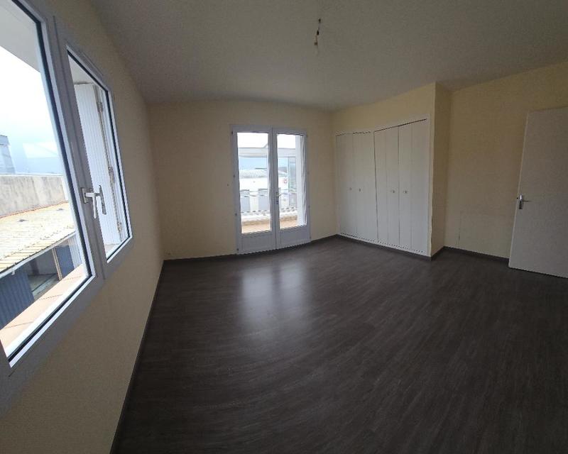 Appartement - 98 m² - 4 pièces