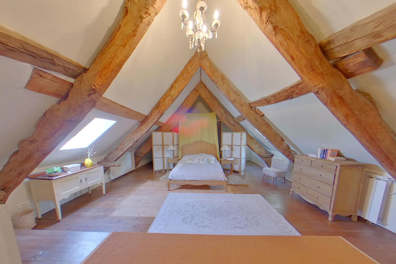 Maison - 248 m² - 9 pièces