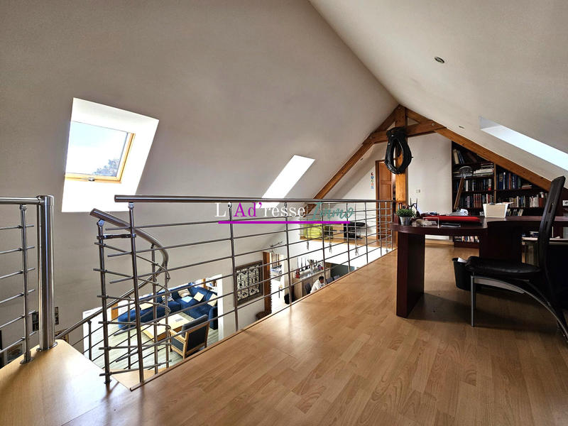 Villa - 246 m² - 15 pièces