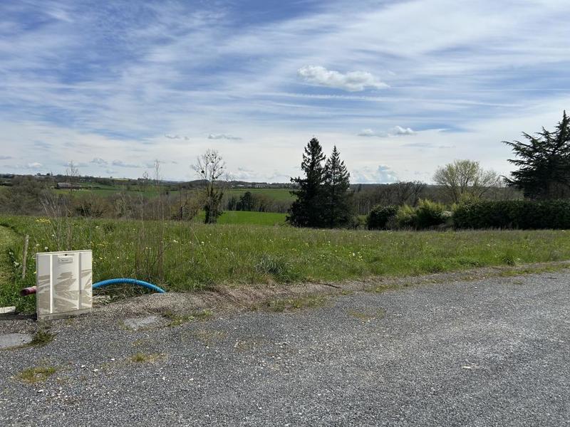 Terrain constructible - 1 000 m²