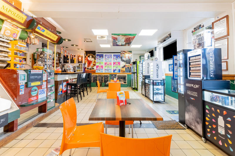 Local commercial - 158 m² - 5 pièces