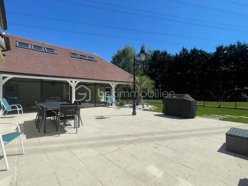 Demeure - 324 m² - 8 pièces