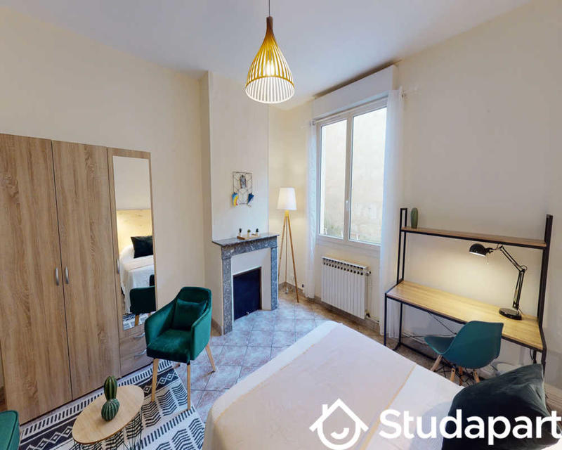 Chambre - 120 m² - 1 pièce