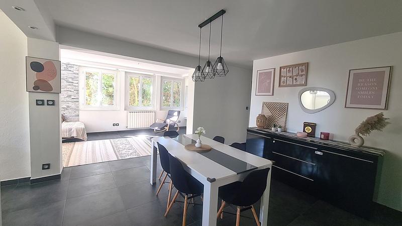 Maison - 170 m² - 7 pièces