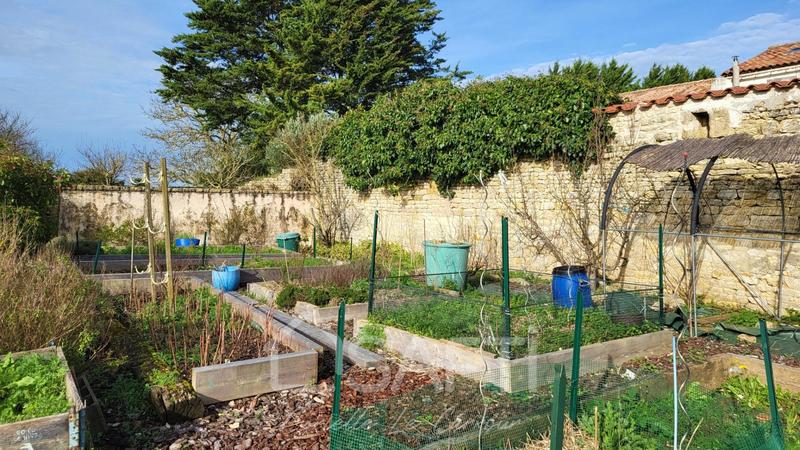 Maison - 230 m² - 6 pièces