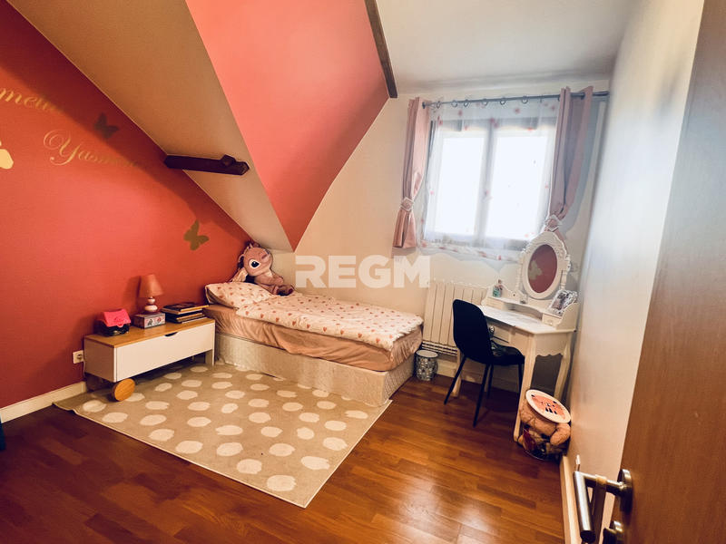 Maison - 223 m² - 7 pièces