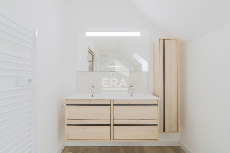 Maison - 163 m² - 7 pièces