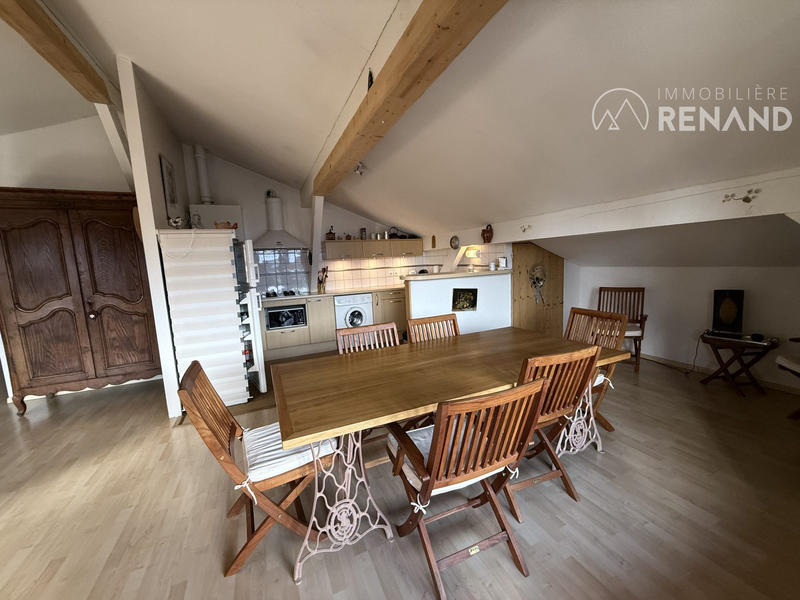 Appartement - 90 m² - 4 pièces