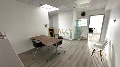 Bureau - 70 m² - 5 pièces