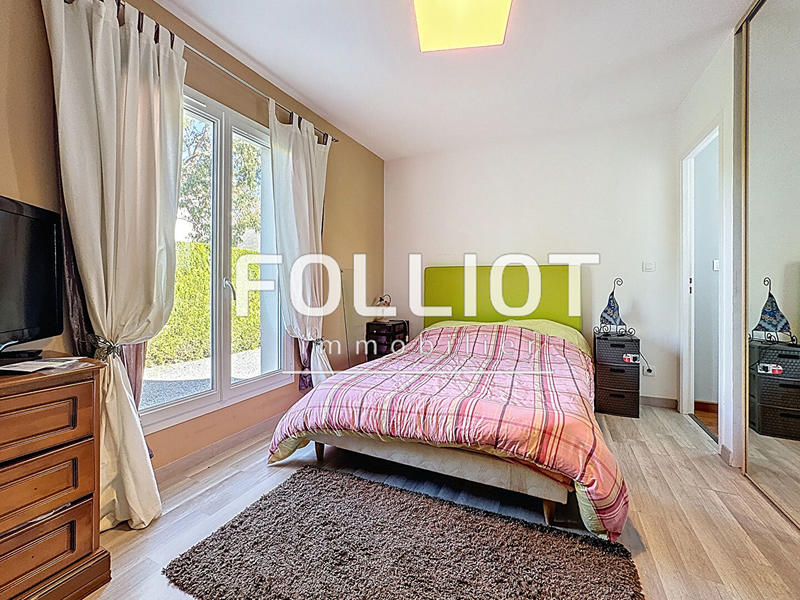 Maison - 225 m² - 8 pièces