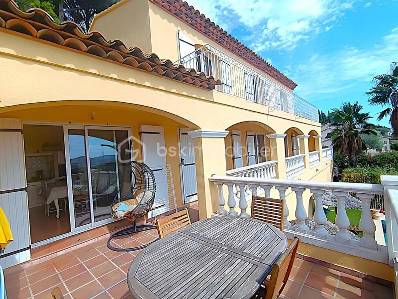 Villa - 225 m² - 9 pièces