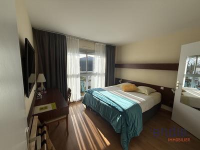 Fonds de commerce - 860 m²