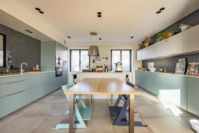 Maison - 200 m² - 7 pièces