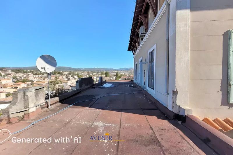 Maison - 225 m² - 10 pièces