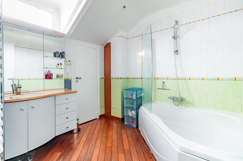 Villa - 218 m² - 10 pièces