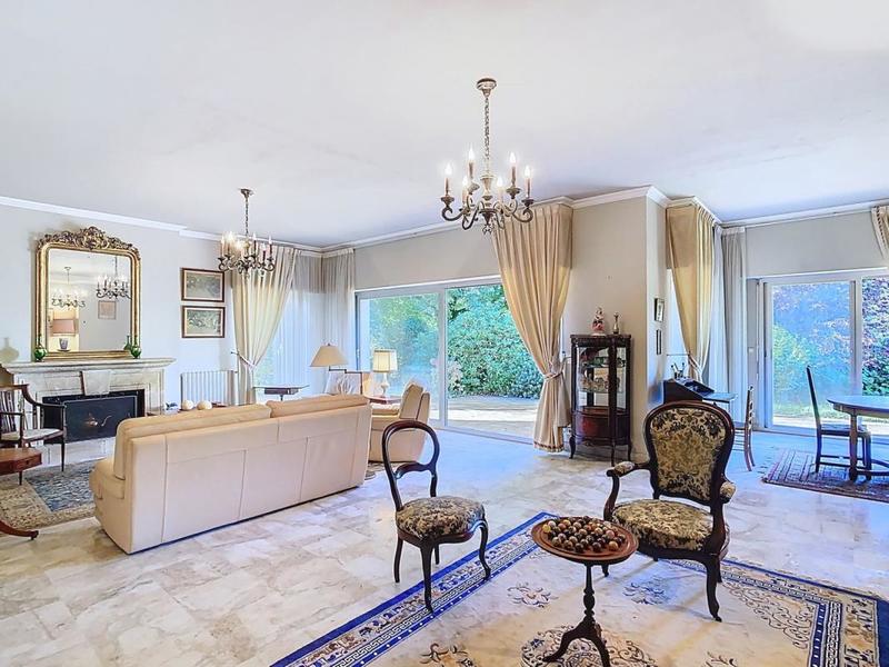 Villa - 273 m² - 9 pièces