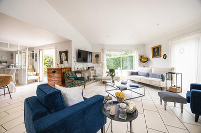 Maison - 237 m² - 8 pièces