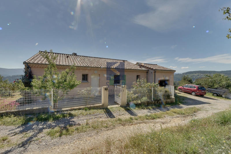 Maison - 95 m² - 4 pièces