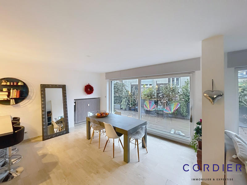 Appartement - 96 m² - 5 pièces