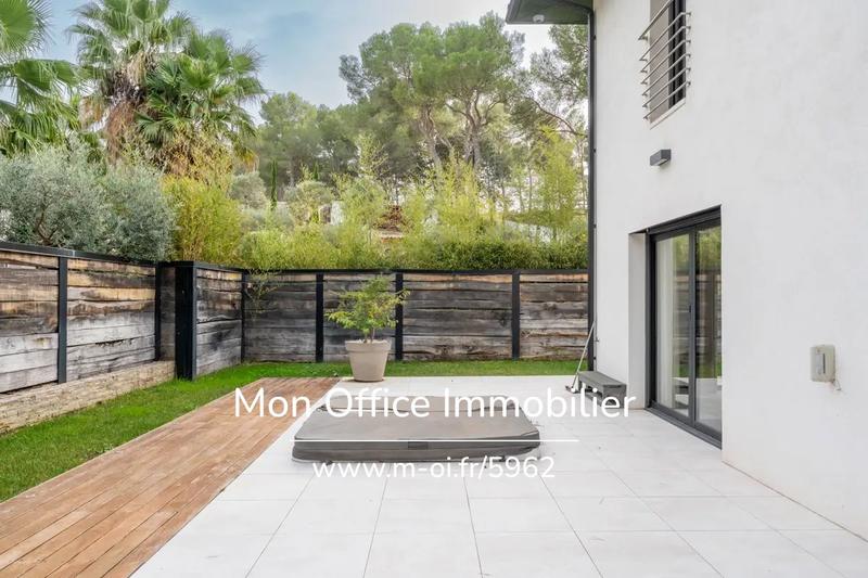 Maison - 180 m² - 5 pièces