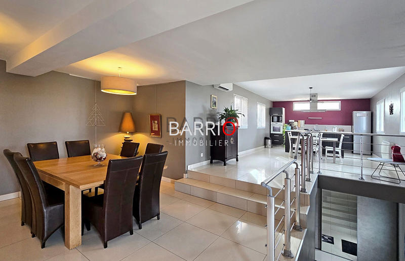 Villa - 265 m² - 6 pièces