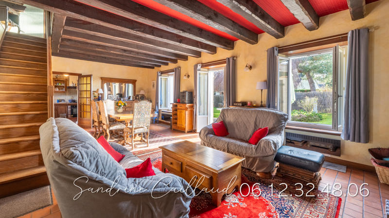 Maison - 219 m² - 10 pièces