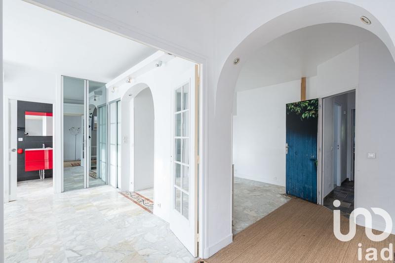 Maison - 235 m² - 11 pièces