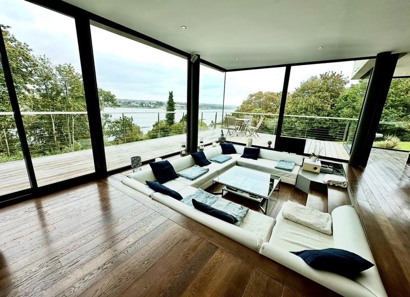 Maison - 240 m² - 6 pièces