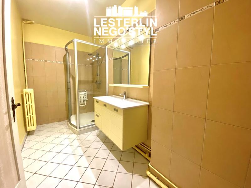 Appartement - 90 m² - 3 pièces